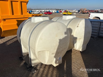 Quantity of (2) 500 gal Réservoir d'eau