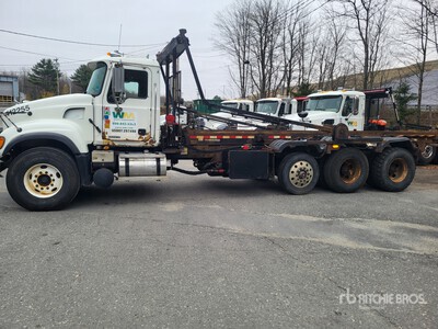 2007 Mack CV713 Roll-Off Truck