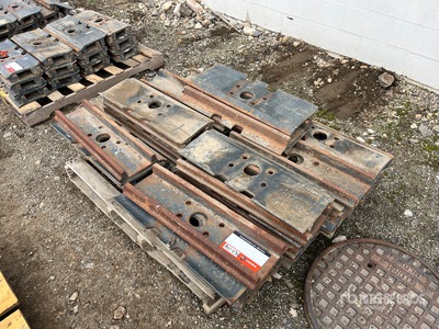 Quantity of Double Grouser 27.5 in Track Shoes (Unused)