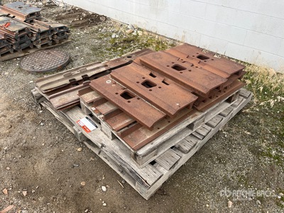 Quantity of Double Grouser Track Shoes