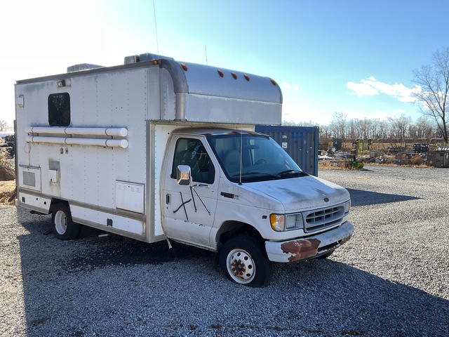 2001 Ford Econoline E-450 Super Duty Cargo Van