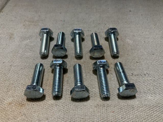 (8,688) Fastenal 0153975 Hexagon Head Cap Screws