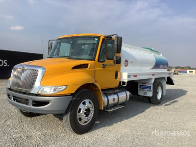2015 International 4300 10000 L Camion Pipa de Agua / Water Truck