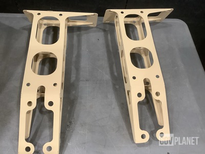 (13) Oshkosh 3820695 Mounting Brackets