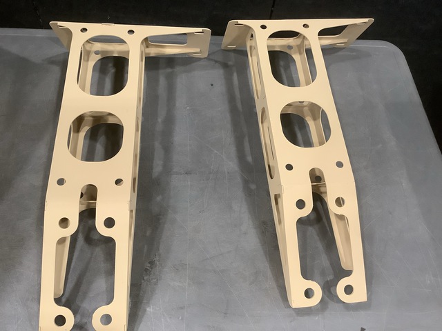 (13) Oshkosh 3820695 Mounting Brackets