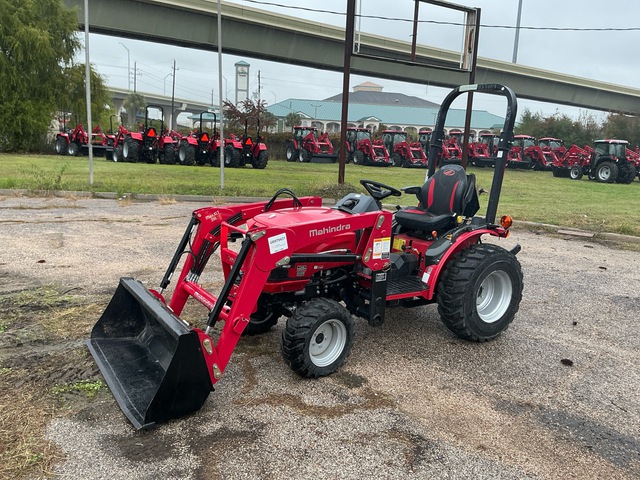 2023 Mahindra MAX26XLH 4WD Utility Tractor (Unused)