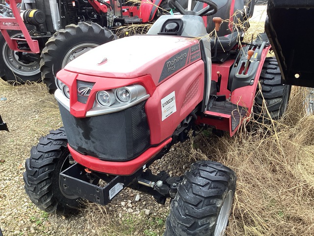 2018 Mahindra MAX26XLG 4WD Tractor (Inoperable)
