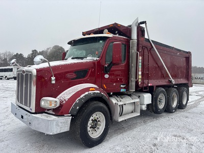 2017 Peterbilt 567 8x4 Tri/A Camión dumper