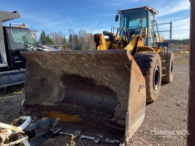 2003 John Deere 824J Pala Cargadora