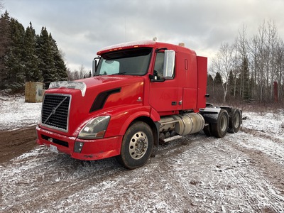 2009 Volvo VNL 6x4 T/A Sleeper Truck Tractor