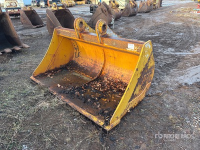 84 in Cleanup Excavator Bucket