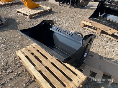 GIYI 39 in Multi-Purpose Mini Skid Steer Bucket (Unused)