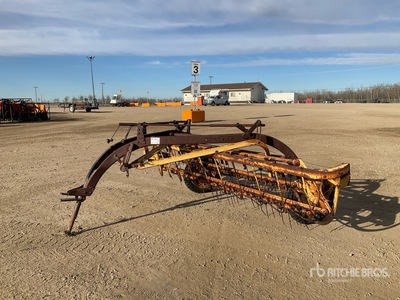 New Holland 90 in Rotor Hay Rake