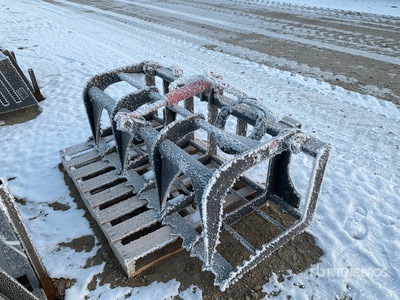 C-S-F Attachments 60 in Skeleton Grapple Ag Tractor Bucket