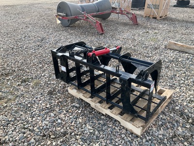 C-S-F Attachments 60 in Horquillas con Grapa para Minicargadora