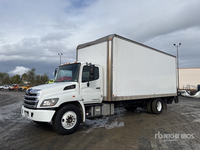 2017 Hino 268 4x2 Camion fourgon