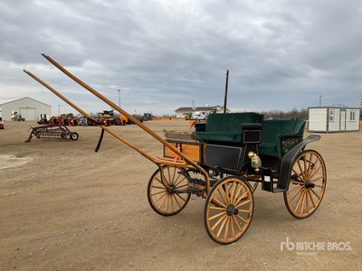 Horse Carriage w/ wooden wheels
