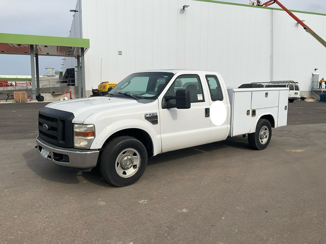 2009 Ford F-250 XL 4x2 Utility Truck 2009 Ford F-250 XL 4x2 Utility Truck