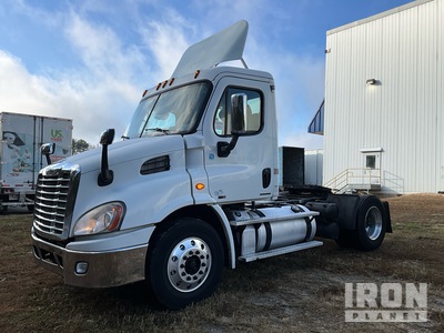 2012 Freightliner CA113 4x2 تراكتور شاحنة (أحادي المحور)
