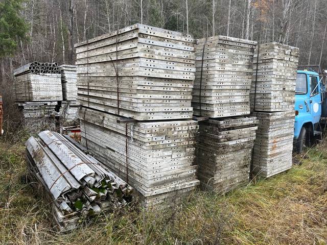 Quantity of Aluminum Concrete Forms