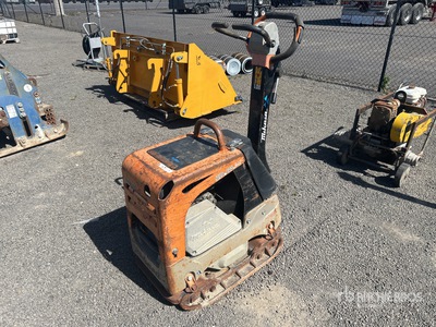 Mikasa MVH-308DSY Vibratory Plate Compactor