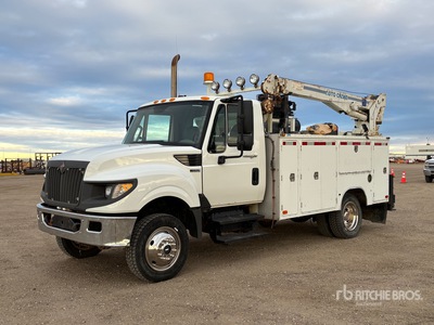2014 International TerraStar 4x4 Camion de servicios