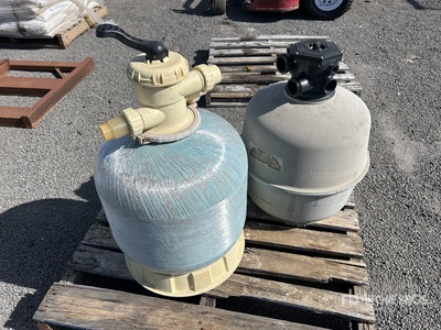Quantity of (2) Pool Filters その他 - 店舗 & 倉庫