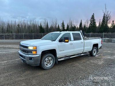 2015 Chevrolet Silverado 2500HD 4x4 Crew Cab Pick-up