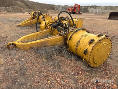 Cat 777D Rigid frame axel assembly