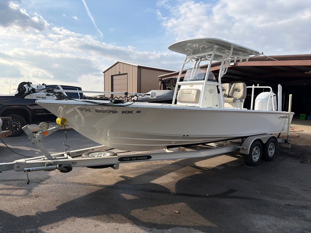 2021 Sportsman Masters 247 Bay Boat w/2021 EZLoader Trailer