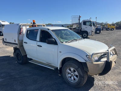 2015 Mitsubishi Triton GLX 4x4 Dual Cab Pickup