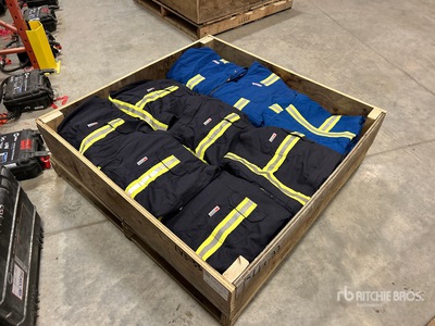 Quantity of Fire Resistant Coveralls Varios, tienda, almacen, consumidor (Unused)
