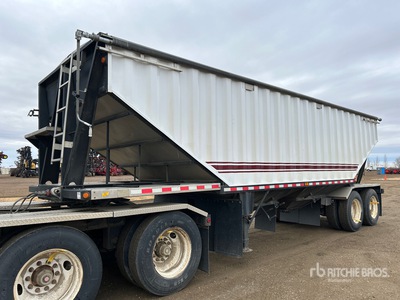 2001 Doepker Super B-Train Pup Grain Trailer