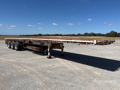 2010 CIMC 13.7 m Tri/A Remorque à plateau