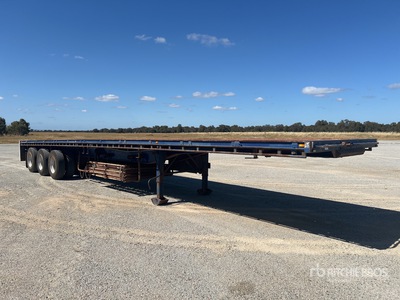 2010 CIMC 13.7 m Tri/A Remorque à plateau