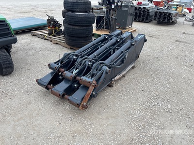 Quantity of (3) John Deere Excavator Sticks エクスカベーター用アタッチメント - その他 - Fits John Deere 80C, 85D, 85G, 85P (Unused)