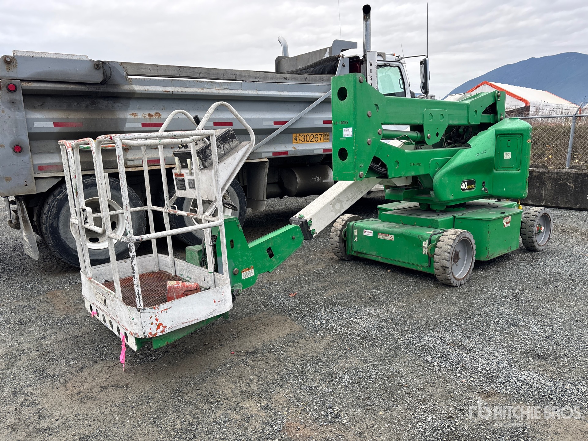 1997 JLG N40E 2WD Electric رافعة بذراع