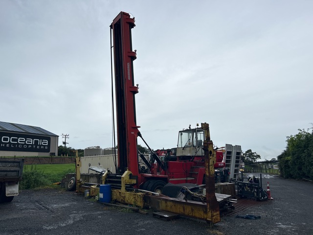 Svetruck 18ECS-42/6H 9000 kg Container Handler Svetruck 18ECS-42/6H 9000 kg Container Handler