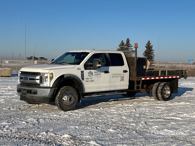 2019 Ford F-550 XLT 4x4 Crew Cab Flatbed Truck