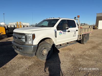 2019 Ford F-350 XLT 4x4 Crew Cab Pritsche-Lkw