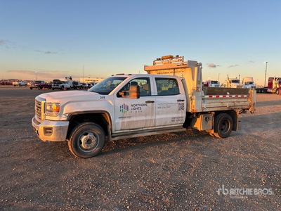 2015 GMC 3500HD 4x4 Crew Cab S/A Dump Truck