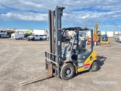 Komatsu FD25T-17 Forklift