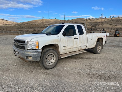 2011 Chevrolet Silverado 3500HD 4x4 Extended Cab Pickup