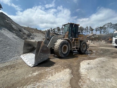 2022 John Deere 724K Wheel Loader