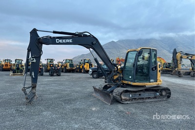 2016 John Deere 85G حفارة بجنزير