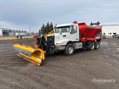 2020 Volvo VHD84B300 Camión con pala para nieve