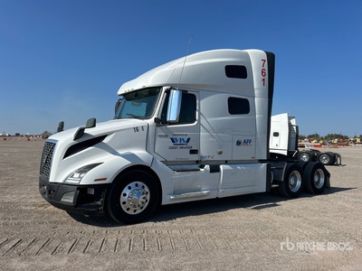 2020 Volvo VNL 6x4 Cabeza Tractora Cabina Dormitorio