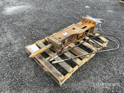 2012 BTI BX-8 Q/C Hydraulic Breaker