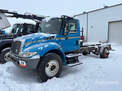 2006 International 4300 4x2 Cab and Chassis (Inoperable)