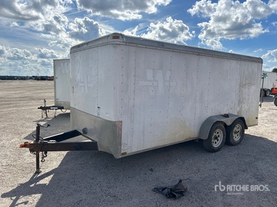 2016 Lark 15 ft T/A Gesloten aanhangwagen